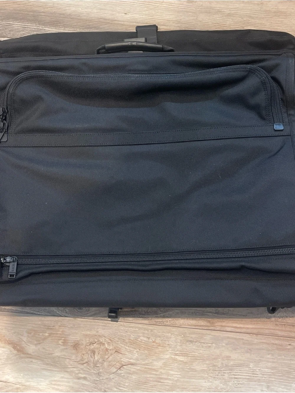 TUMI Alpha Classic Garment Bag Bifold Travel Ballistic Nylon Black Strap Dustbag